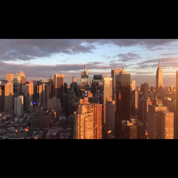 It’s time for closet cleaning! Send me an offer! - Picture 3 of 8